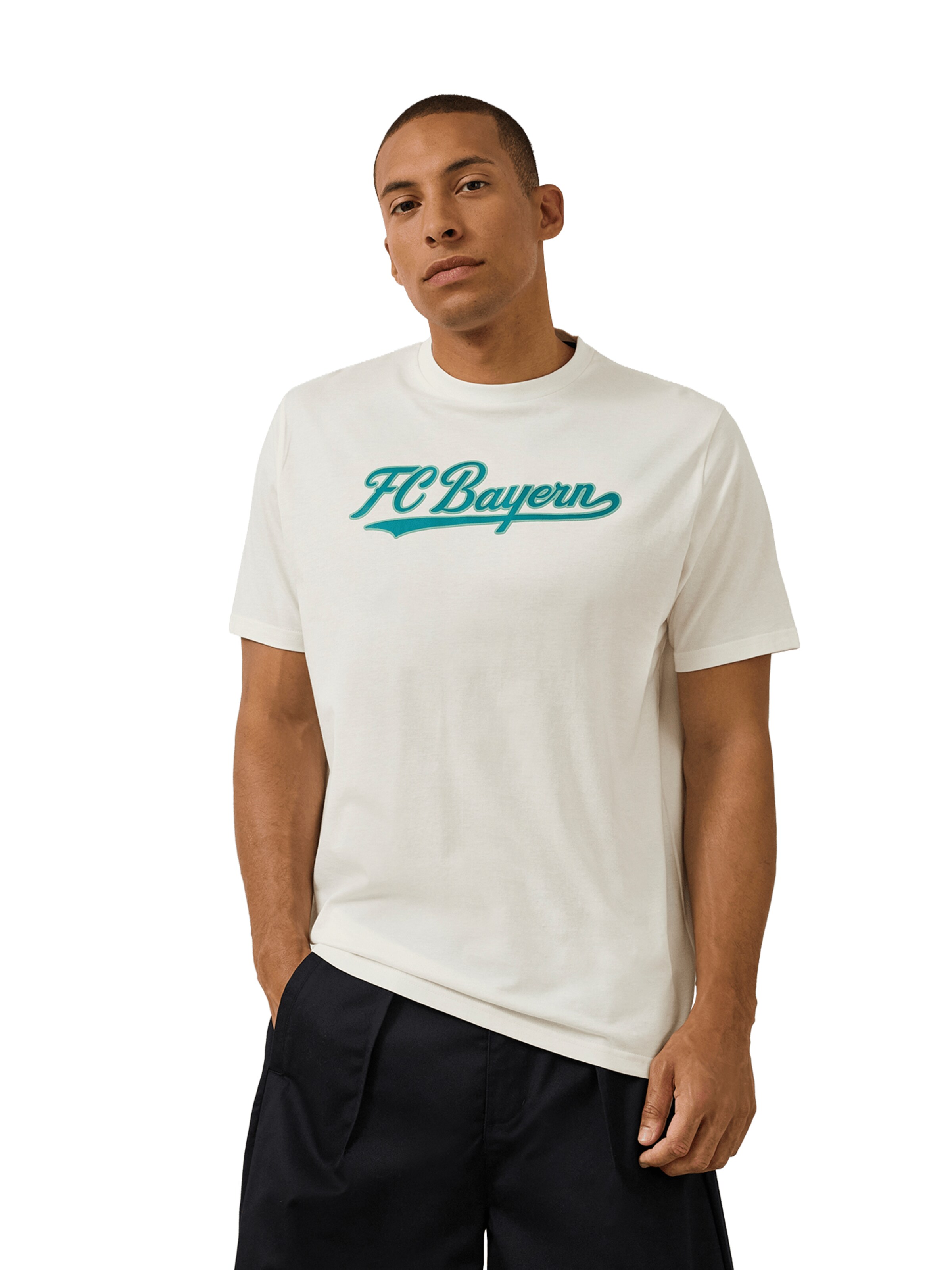 FC BAYERN MÜNCHEN Shirt in White: front
