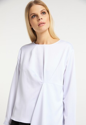 RISA - Blusa en blanco