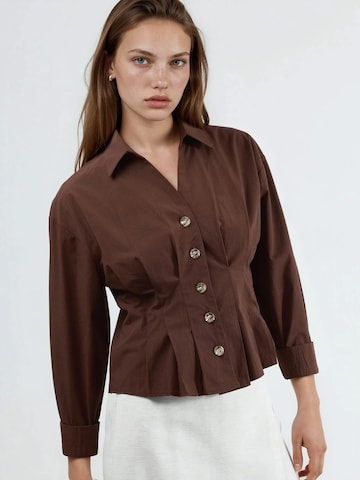 Qu Style Shirt in Bruin