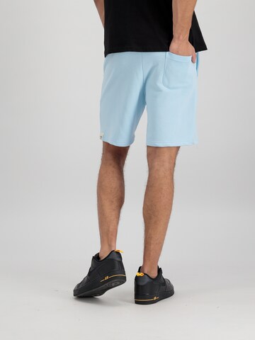 ALPHA INDUSTRIES Regular Shorts in Blau