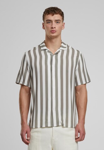 Urban Classics Regular fit Button Up Shirt in White: front