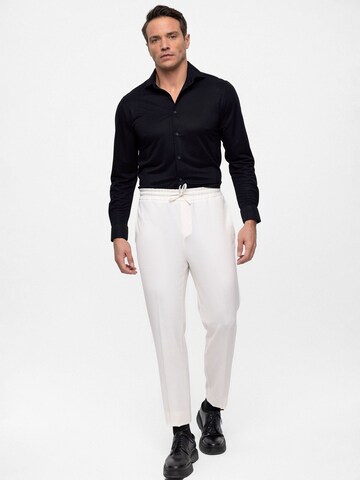 Loosefit Pantalon à plis Antioch en blanc