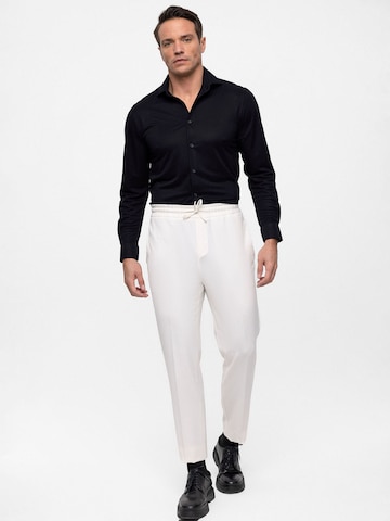 Antioch Loose fit Trousers with creases in White