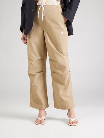 Calvin Klein Jeans Bő szár Nadrág - bézs: elől