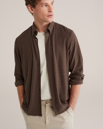 WE Fashion Comfort Fit Hemd in Braun