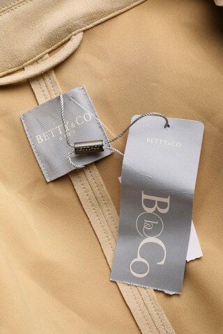 Betty & Co Faux Leather-Mantel XL in Beige