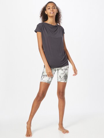 T-shirt fonctionnel CURARE Yogawear en gris