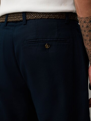 Next Regular Shorts in Blau