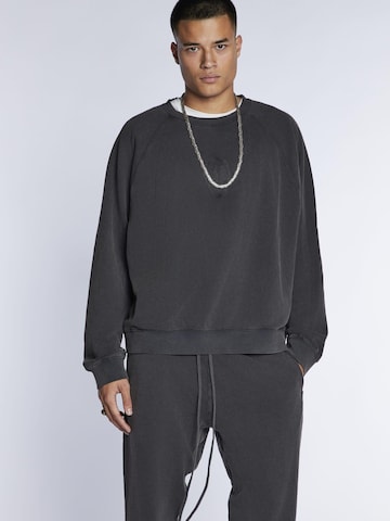 Pull-over oversize BARRYAN en gris : devant