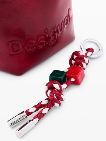 Geantă de umăr de la Desigual pe roșu