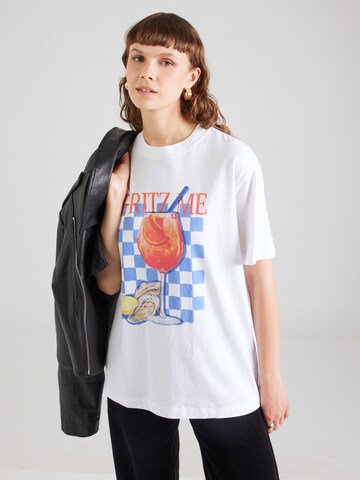 Abercrombie & Fitch Koszulka 'SPRITZ ME' w kolorze biały: przód