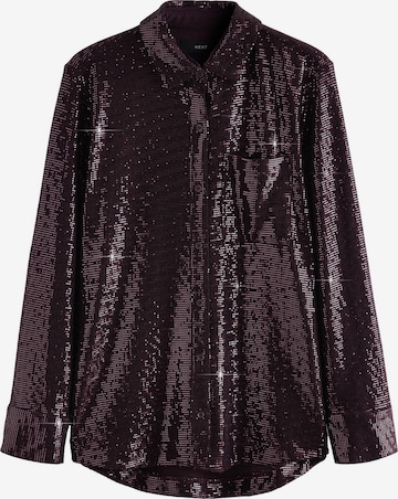 Next Blus i röd: framsida