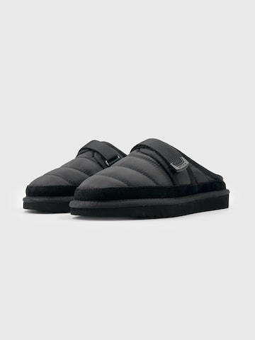 Mule 'Ease (Size runs small, order one size up)' Dutch'D en noir