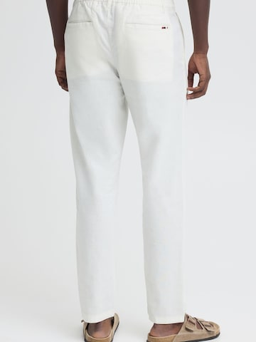INDICODE JEANS - regular Pantalón chino ' IDPassolo ' en blanco