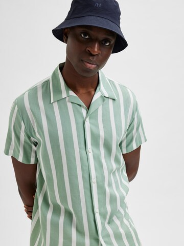 SELECTED HOMME Comfort Fit Skjorte 'REGAIR' i grønn