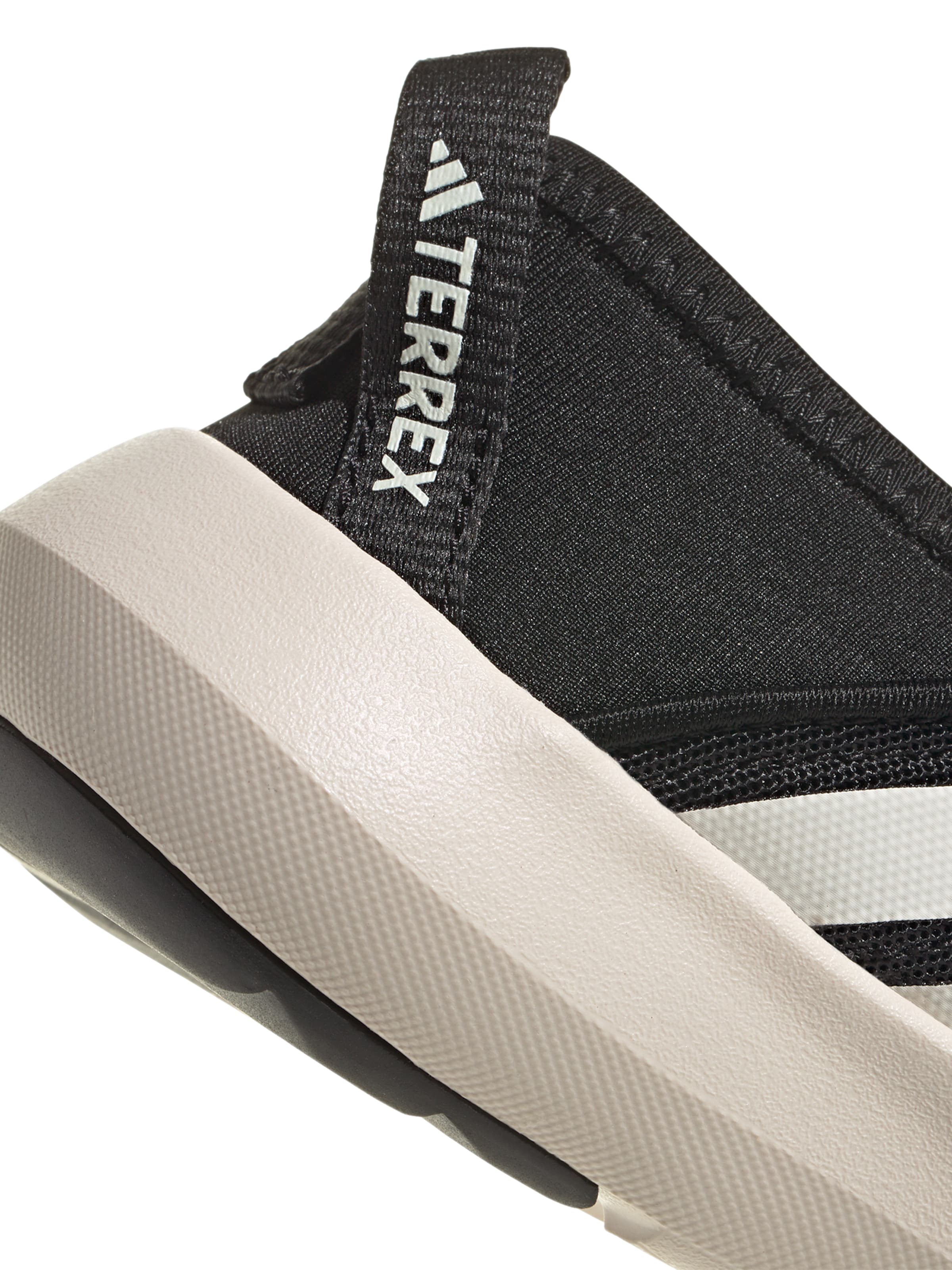 ADIDAS TERREX Spordijalats, värv must