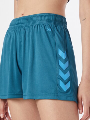 Hummel Regular Sportshorts in Blau