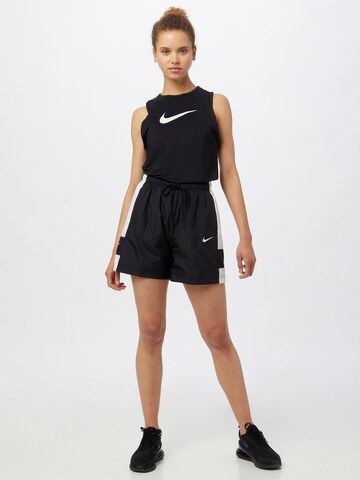 Nike Sportswear Regular Shorts 'Esential' in Schwarz