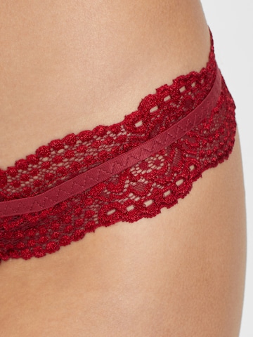 String di s.Oliver in rosso