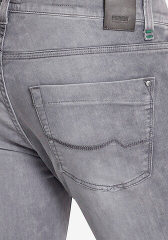 PIONEER Regular Jeans in Grau