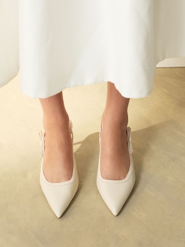 Next Lodičky – béžová: přední strana