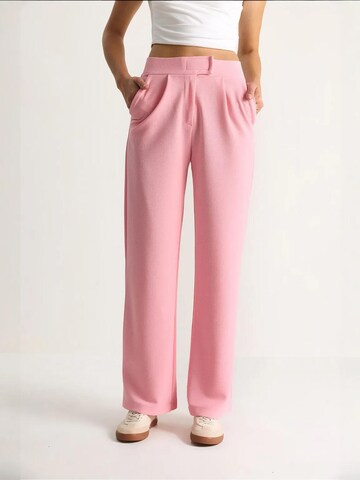 Loosefit Pantalon à pince Bianco Lucci en rose : devant