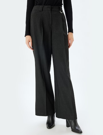 Koton Bootcut Hose in Schwarz: Vorderseite