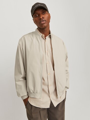 Giacca di mezza stagione 'JJECharge' di JACK & JONES in grigio