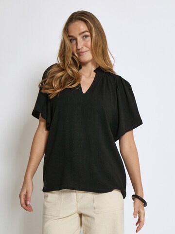 Peppercorn Blouse 'Hannah' in Zwart: voorkant