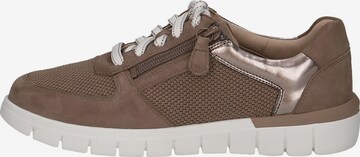 CAPRICE Sneakers laag in Bruin: voorkant