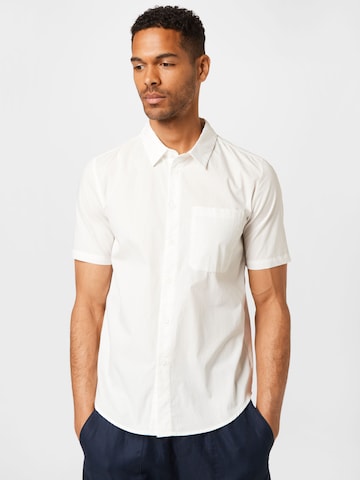 ABOUT YOU Regular fit Button Up Shirt 'Noah' in White: front