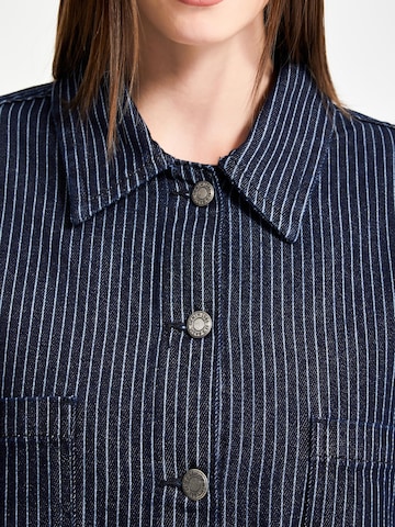 IT'S BASIC Oversized shirt in Blue