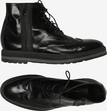 HUGO Stiefel 44 in Schwarz: Vorderseite