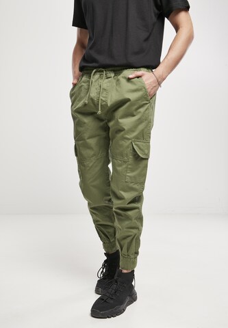 Urban Classics Tapered Cargobroek in Groen: voorkant