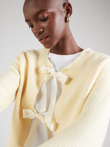 PIECES Cardigan 'PCRILLY' i gul