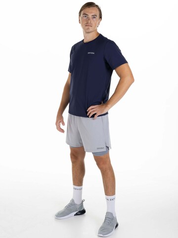 Divina Bluser & t-shirts 'Smooth' i blå