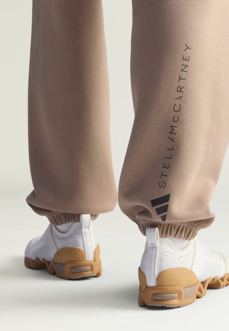 ADIDAS BY STELLA MCCARTNEY - Tapered Pantalón deportivo 'Loose Sweat' en marrón