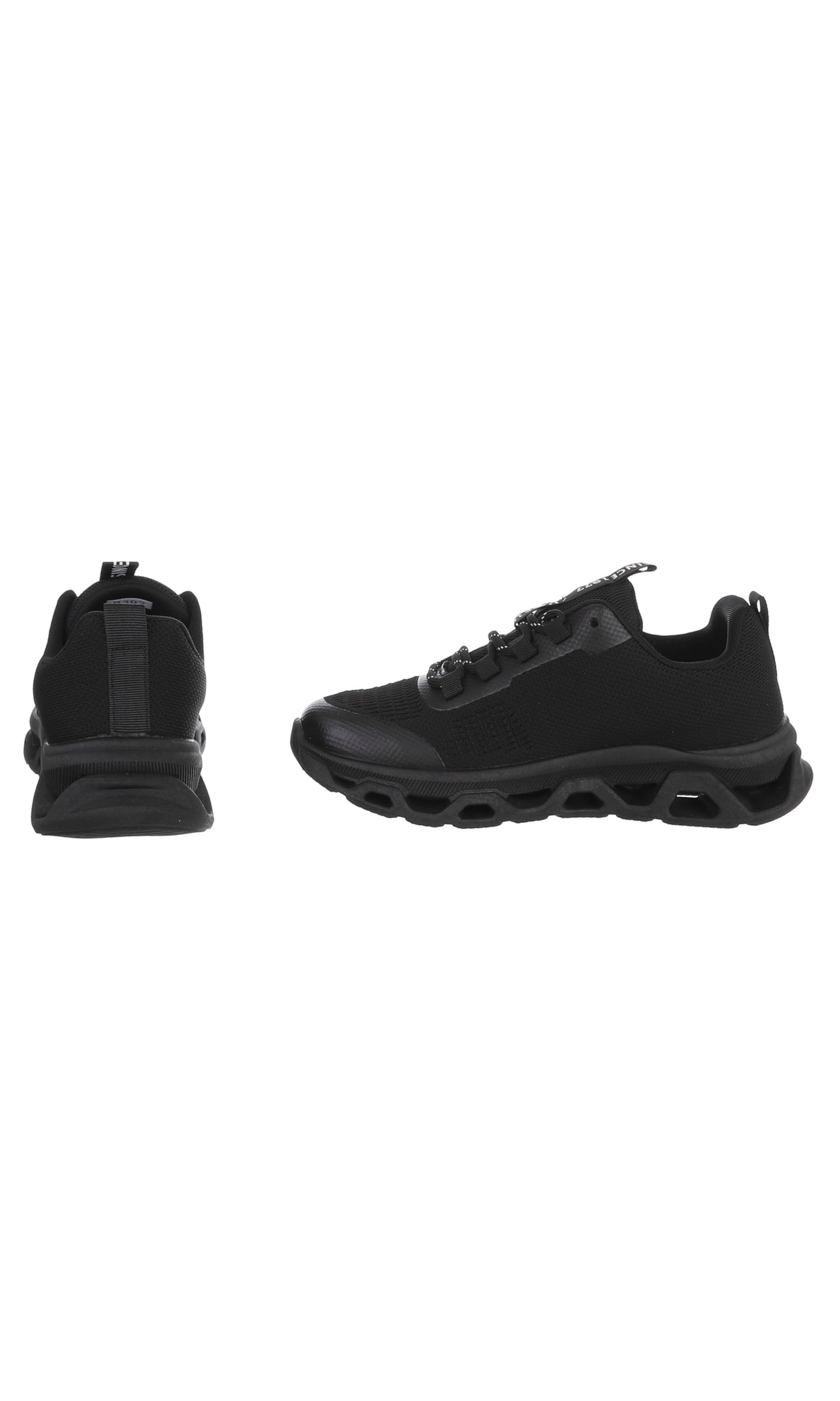 CoolWalk Sneakers in Black