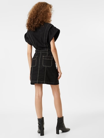 Rochie de la Warehouse pe negru