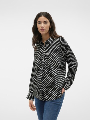 Chemisier 'Lillian Mara' VERO MODA en noir