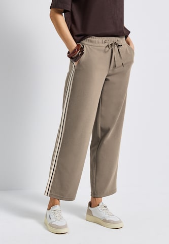 STREET ONE Loose fit Trousers in Brown: front