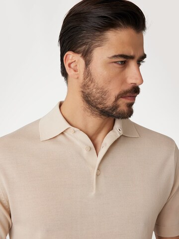 GUESS Sweater in Beige