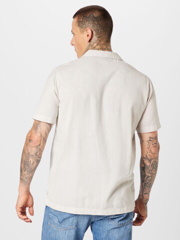 QS - Ajuste confortable Camisa en beige