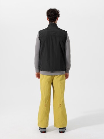 Youthup Vest in Black