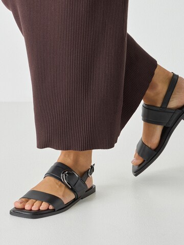 Sandales Tamaris en noir