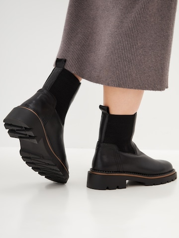 CESARE GASPARI Ankle Boots in Schwarz