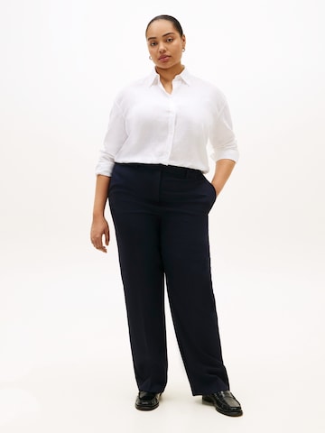 Chemisier 'ESS' Tommy Hilfiger Curve en blanc