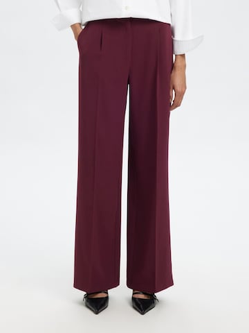 SELECTED Wide leg Pleat-Front Pants in Red: front
