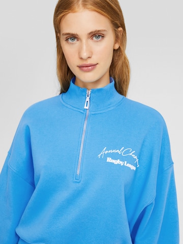 Bershka Sweatshirt i blå