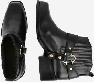 Fabienne Chapot Boots 'Angie' in Black